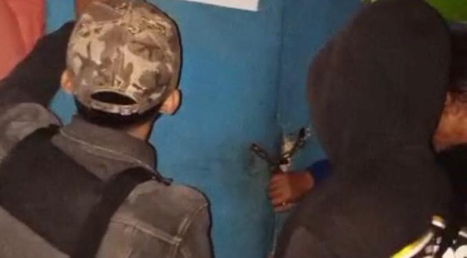 Video Penyegelan Diduga Kios Obat Viral, Warga Sebut Meresahkan