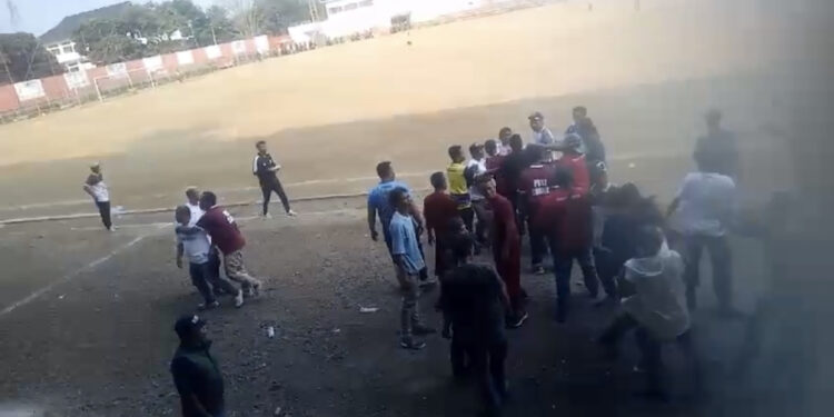 Gara-gara Jari Tengah Suporter, Final Piala Soeratin PSSI Cianjur U-15 Berakhir Ricuh