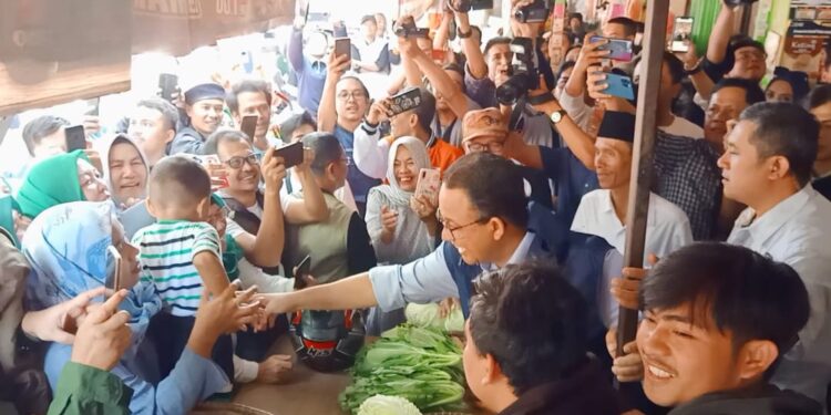 Terima Keluhan Para Pedagang di Cianjur, Anies Baswedan Sebut Masalah Persaingan Dengan Toko Online