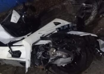 Diduga Ngantuk, Truk Tabrak 3 Motor – Empat Kios di Haurwangi