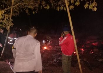 Korsleting Listrik, Rumah Semi Permanen di Cilaku Ludes Terbakar