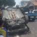 Heboh, Mobil Tabrak Pagar Hingga Terbalik di Cilaku
