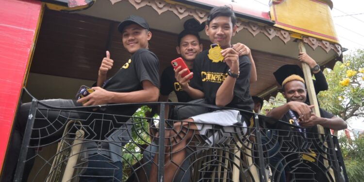 Pemain Perkesit Diarak Keliling Cianjur Setelah Jadi Kampiun