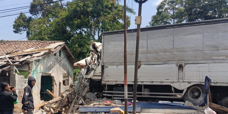 Jadi Penyebab Kecelakaan, Sopir Truk Air Mineral Belum Ditetapkan Tersangka