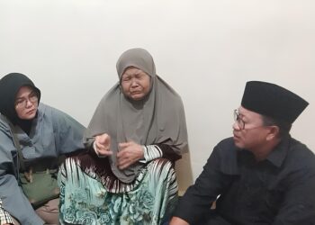 Ibu Keluarga Korban Kebakaran Toko Bangunan Diumrahkan Bupati Cianjur