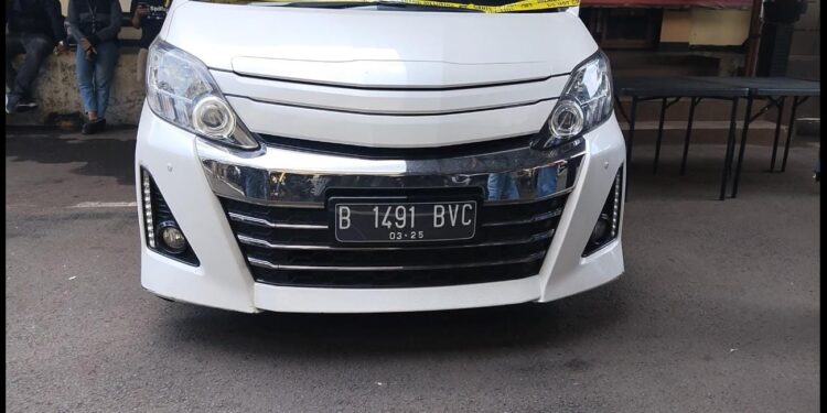 Heboh!, Mobil Terduga Pelaku Pembakaran Kendaraan Timses Caleg DPR RI Ternyata Bodong