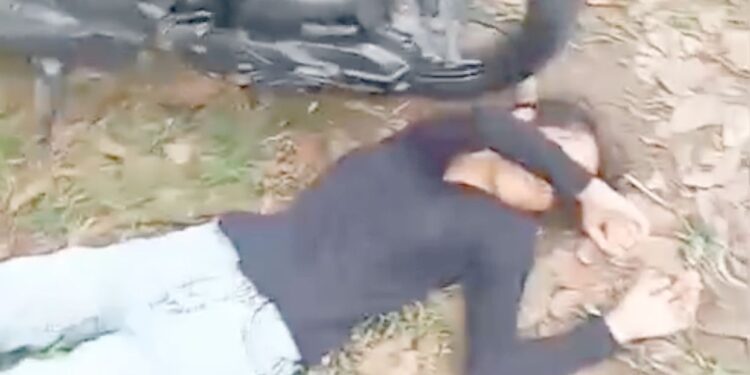 Viral, Siswi SMP Terkapar Diduga Mabuk Minuman Oplosan