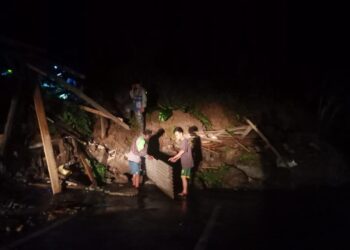 Banjir dan Longsor Tutup Akses Jalur Cibinong-Sindangbarang