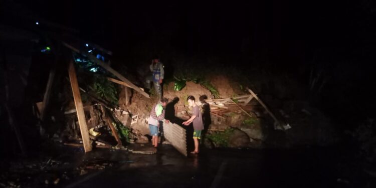 Banjir dan Longsor Tutup Akses Jalur Cibinong-Sindangbarang