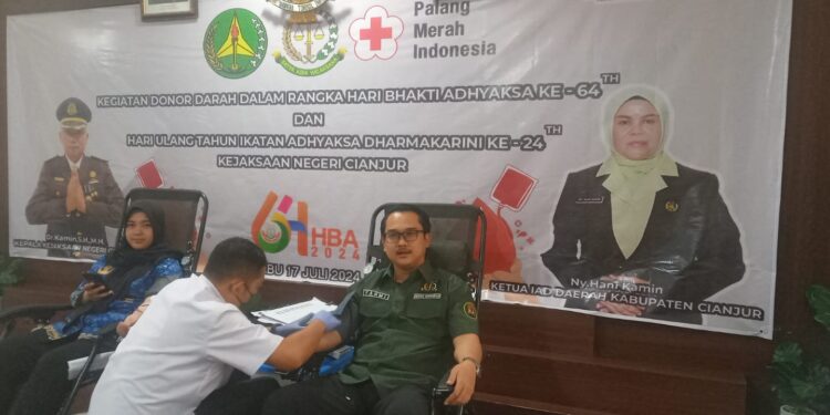 Hari Bhakti Adhyaksa ke-64, Kejari Cianjur Gelar Donor Darah dan Santunan