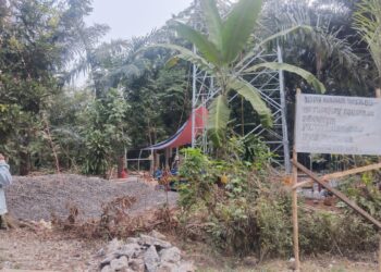 Pembangunan Tower Diduga Tak Berizin Bikin Resah Warga Kadupandak