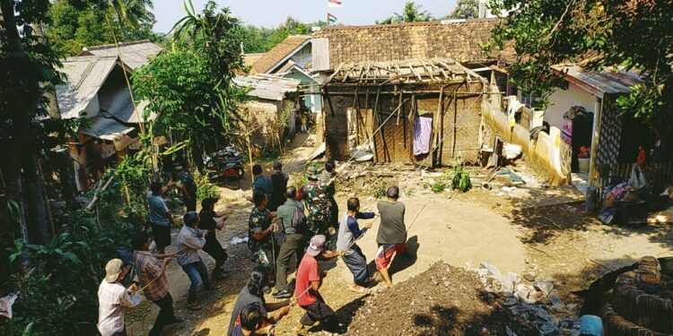 Seorang Jompo di Cilaku Tempati Rumah Layak Huni Berkat TNI dan PT Pertamina
