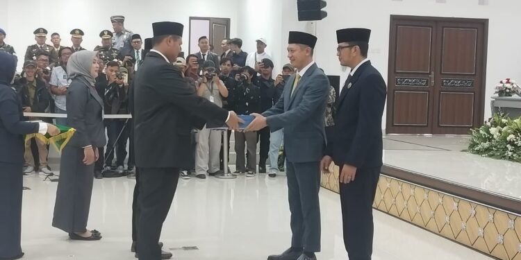 Asiw Jabat Ketua DPRD Sementara, Ganjar jadi Wakil Ketua Sementara