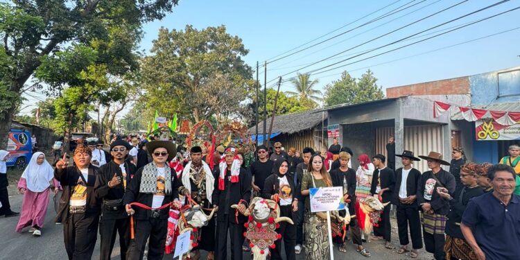 Domba Bertanduk Bagus Berdandan Perlente pada Helaran Budaya HJC ke-347 dan HUT RI ke-79