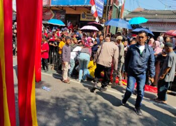 Pemain Egrang Jatuh dari Ketinggian 4 Meter Usai Terdorong Petugas Satpol PP