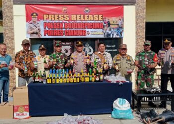 Polsek Bojongpicung Sita Puluhan Miras dan Knalpot Brong 