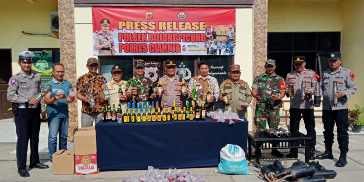 Polsek Bojongpicung Sita Puluhan Miras dan Knalpot Brong 