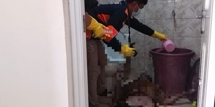 Warga Perumnas Karangtengah Ditemukan Meninggal Dunia dengan Posisi Membungkuk di Toilet