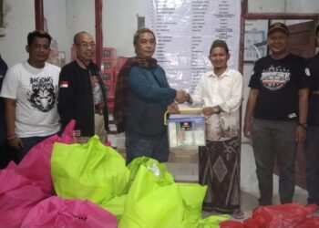 Komunitas Bagong Mogok Salurkan Bantuan bagi Korban Pergerakan Tanah di Takokak