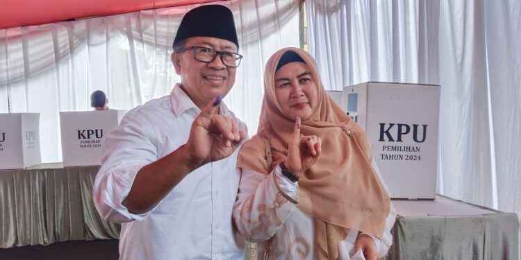 Bupati Petahana Mencoblos di TPS 18, Ajak Masyarakat Salurkan Hak Pilih