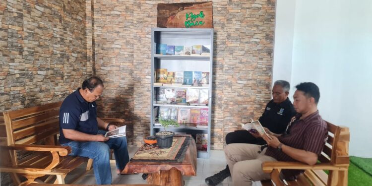 Tingkatkan Minat Baca, Disarpusda dan UPTD Pasar Ciranjang Buka Pojok Baca