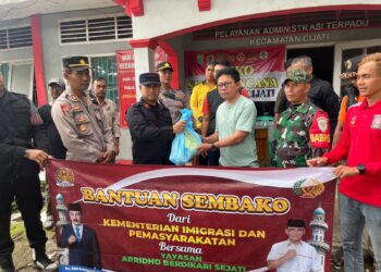 Kemenimipas dan Yayasan Arridho Berdikari Sejati Salurkan Bantuan Paket Sembako
