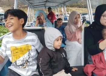 Libur Tahun Baru, Jasa Penyewaan Perahu Wisata di Jangari Ketiban Untung