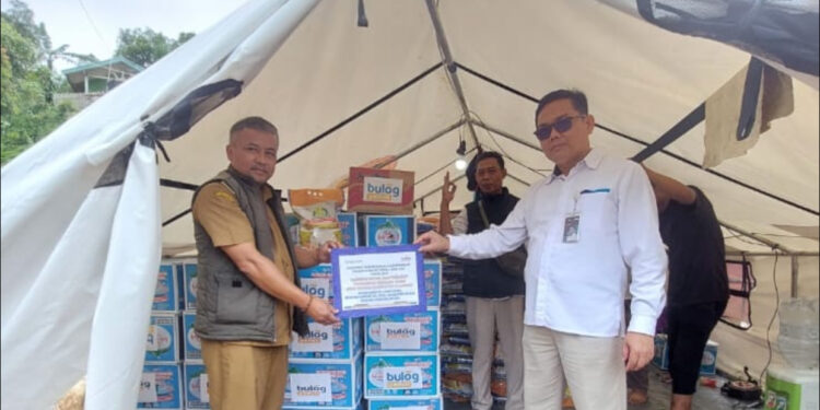 Bantu Korban Bencana Alam, Bulog Cianjur Salurkan Paket Sembako