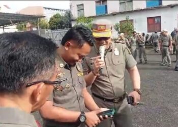 Kasatpol PP dan Damkar Cianjur Periksa Satu per Satu HP Personelnya, Pastikan Tak Ada Terlibat Praktik Judol