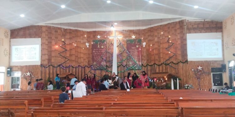 Gereja Tertua di Cianjur Laksanakan Misa Natal yang Diikuti Ratusan Jemaat