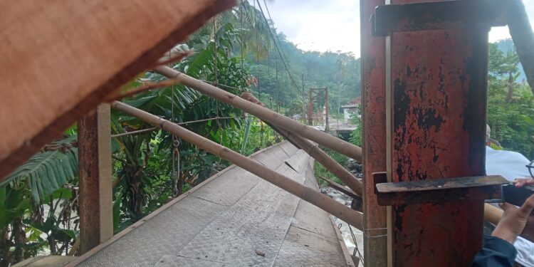 Anggota DPRD Desak Jembatan Gantung Putus di Campaka Segera Diperbaiki 