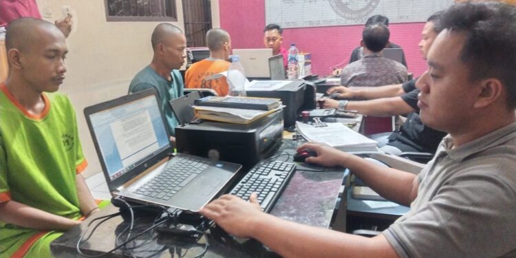 Tiga Pengedar Obat-obatan Terlarang Gunakan Uang Keuntungan untuk Beli Narkoba