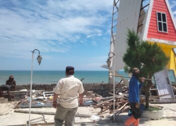 Wisata Karang Potong di Sindangbarang Porak-poranda Diterjang Puting Beliung