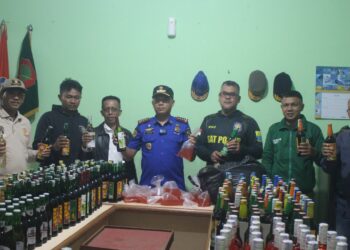 Operasi Cipkon Jelang Ramadan, Petugas Satpol PP Cianjur Amankan Ratusan Botol Miras