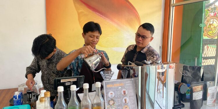 Teaching Factory, Siswa Jurusan Perhotelan SMKN 1 Cipanas Dilatih jadi Barista hingga Staf Hotel Profesional
