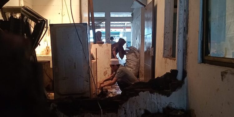 80 Rumah Rusak akibat Banjir, Warga Tuding Ada Dugaan Penyebabnya karena Bangunan Boarding School