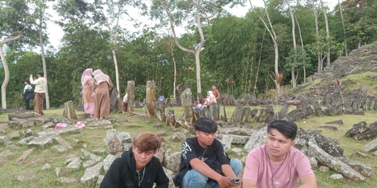 Libur Lebaran, Gunung Padang masih Sepi Pengunjung