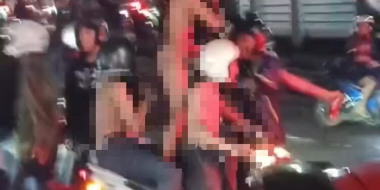 Oknum Bobotoh Telanjang Bulat Saat Konvoi, Viking Underground Sebut Aksi Memalukan!