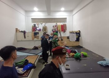 Warga Binaan Kaget, Tim Gabungan Tiba-tiba Menggeledah Sel di Lapas Cianjur
