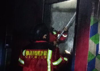 Diduga akibat Konslet, Sebuah Rumah di Limbangansari Ludes Terbakar