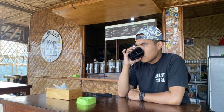 Seruput Kopi Sensasional di Mlaku Alam