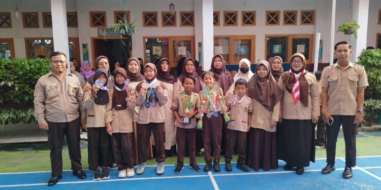 Siswa SDN Ciranjang 2 Raih Berbagai Prestasi Akademik dan Nonakademik di Tingkat Regional dan Nasional
