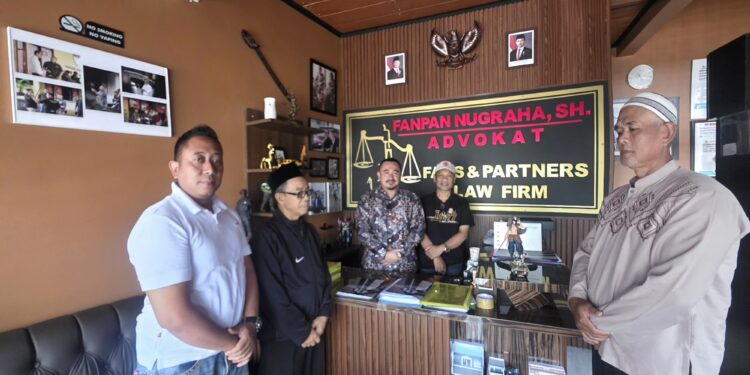 Kades Wangunjaya Digugat Class Action, Tim Kuasa Hukum dari Fans & Partners Law Firm Siap Patahkan di Pengadilan