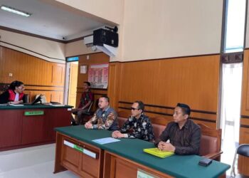 Sidang Perdana Gugatan Class Action ke Kades, Majelis Hakim Minta Penggugat Perbaiki Berkas, Pengacara Tergugat: Dalil-dalilnya tidak sinkron!