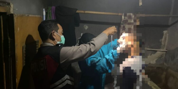 Diduga Frustrasi Idap Penyakit Berat, Lansia di Cikalongkulon Nekat Bunuh Diri