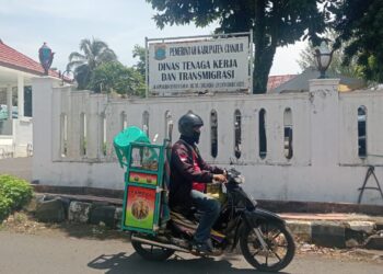 Aplikasi SIAPkerja ID Mudahkan Pencari Kerja, Ini Kata Disnakertrans Cianjur!