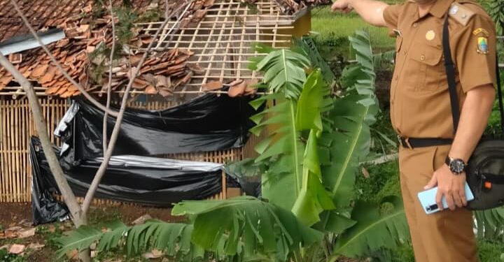 Angin Puting Beliung Terjang Cilaku, 8 Rumah dan 1 Madrasah Rusak