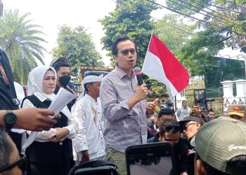 Temui Massa Aliansi Indonesia Waras, Pimpinan DPRD Cianjur Pastikan Tindaklanjuti Aspirasi