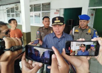 Satpol PP Gerebek Kios Penjual Miras di Dekat Kantor Dinas Perhubungan