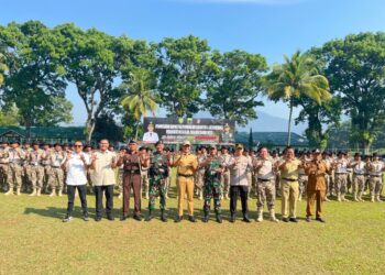 Kades dan Perangkat Desa Ikuti Pembinaan Karakter Bela Negara di Markas Yonif 300/BJW